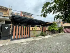 Rumah Poris Paradise Exclusive Hoek luas tanah 190 4+1 KT, 3 KM