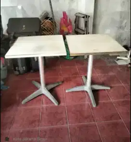 Jual 2 meja makan/resto Lok Jakarta