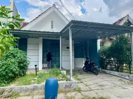 Rumah satu lantai di Taman Beverly lippo cikarang