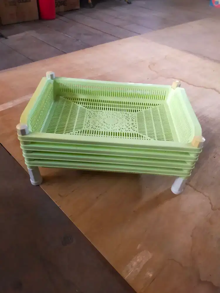 Rak serba guna tingkat 4  masih bagus