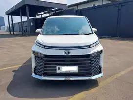 Toyota Voxy 2.0 NIK 2023 Putih