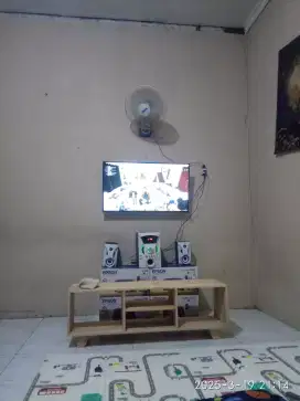 Meja tv minimalis modern