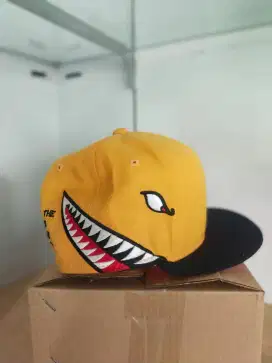Topi Snapback Visor Pendek