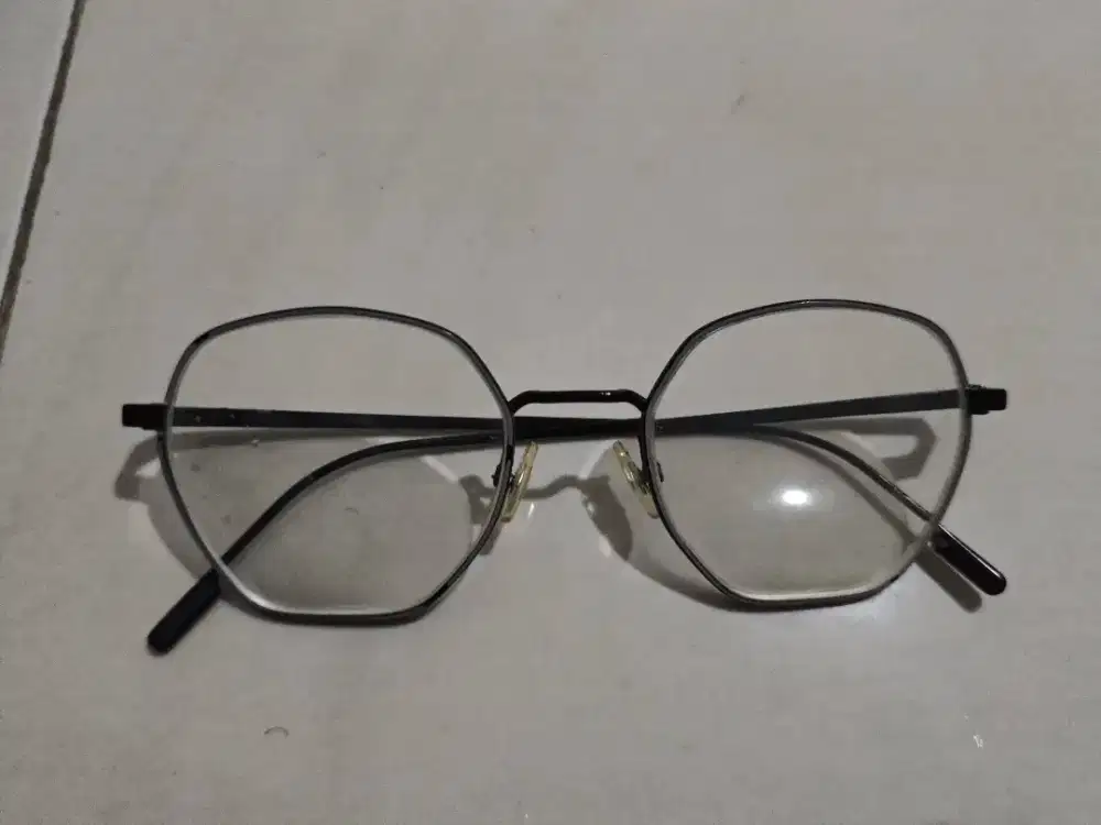 kacamata kenzo titanium frame