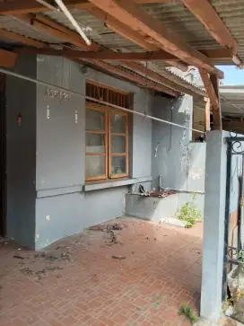 Di jual rumah di royal  cipondoh tangerang