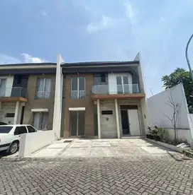 Dijual Cepat Rumah Bagus 2 Lt Greenland Residence Garbera