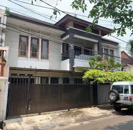 Rumah di Tebet 2 lantai