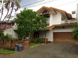 Dijual. rumah murah  luas, bagus, 2 lt di pasar minggu