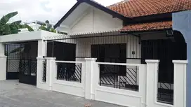 Rumah Nyaman 318m2 Karangasem Solo Kota