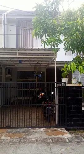 Di jual rumah 2 lantai siap huni di Harvest Cibubur