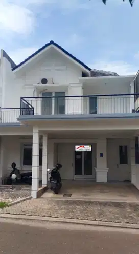 Di Jual cepat rumah 2 lantai siap huni  di kota wisata cibubur