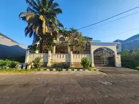 Dijual Rumah Super Mewah di Dharmahusada Permai, Surabaya