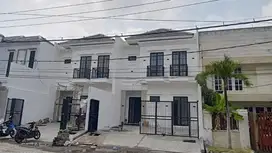 rumah suterejo. dekat kampus c. mulyosari. pakuwon city