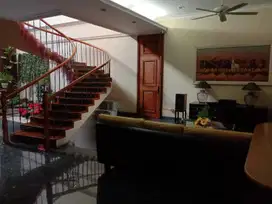 Rumah Mewah 2,5Lantai Pantai Mutiara SHM Dimensi 23 x 23
