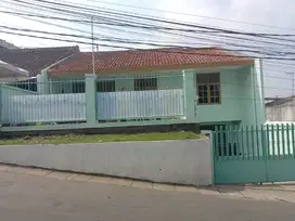 Disewakan & Dijual cocok untuk kantor,asrama,Hunian, Cikutra Bandung