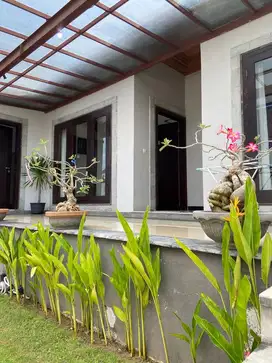 Dijual Villa lokasi Dewi Sri, Dekat Pusat Kuliner