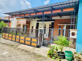 rumah bagus luas bersih dekat taman jaya wijaya mojosongo