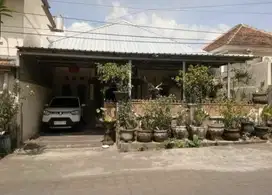 RUMAH AREA BUNGTOMO DENPASAR UTARA