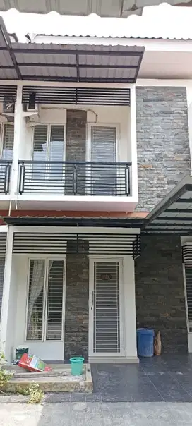 Dijual Rumah di Jl  Lokomotif samping perg. Kalam Kudus P.baru