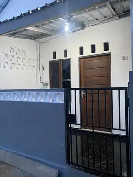 Bedakan karyawan/ti mahasiswa/i