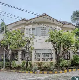 Rumah Mewah Strategis di Karah indah Dkt Tol A yani Jemursari