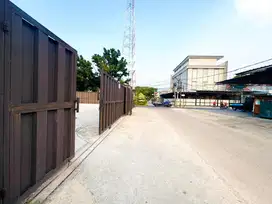 Tanah Siap Bangun Sudah Ada Pagar Pengaman Depan Jalan Raya