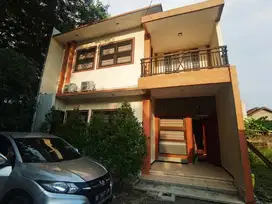 Rumah Bagus 2 Lantai di Kadipiro Banjarsari Solo