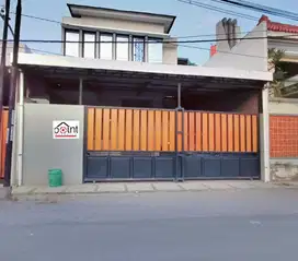 Rumah Strategis 2 Lt Full Furnish di Gedongan