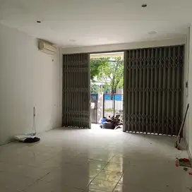 DISEWAKAN RUKO STRATEGIS KELAPA GADING, SIAP PAKAI (FC)
