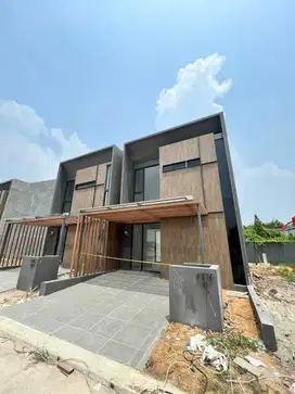 Dijual rumah 2 lantai di Grand Duta City Bekasi dekat Sumarecon Crown