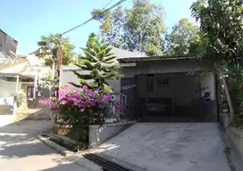 Jual rumah nett perlu renovasi komplek Puri Kahuripan Cipageran Cimahi