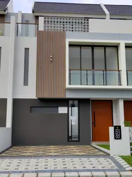 Rumah 3 Lantai dijual strategis ke tol Waru Surabaya