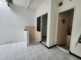 rumah mungil di mulyosari prima baru renovasi