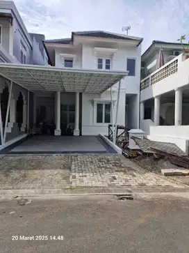 DIJUAL RUMAH KOTA WISATA (ell)