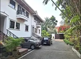 dijual rumah murah townhouse Kemang Jakarta selatan
