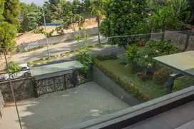 DIJUAL CEPAT RUMAH FULL FURNISH 3LANTAI RESORT DAGO PAKAR