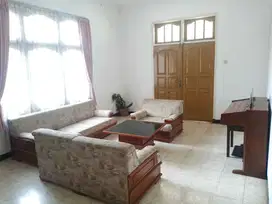 Rumah Strategis Mainroad Dago Bandung