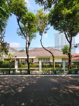 Dijual rumah lama prime area dkt senayan di kebayoran baru