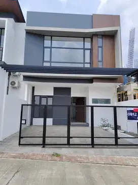 Rumah Mewah Modern Kawasan Setra Duta Grande Bandung Utara