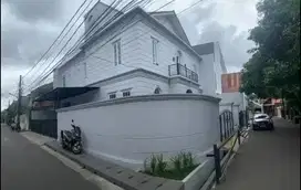 dijual rumah mewah dan 7 kos exclusive jatipadang jakarta selatan