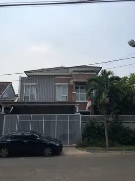 Dijual Rumah Full Furnished SHM! Anggrek Loka