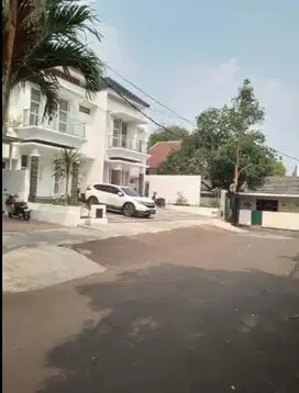 dijual rumah brand new town house Cilandak Jakarta selatan