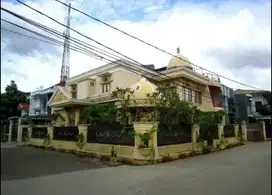 dijual rumah induk dan 15 kos an kebon jeruk jakarta barat