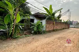 Ciputat, Rumah Lama Hitung Tanah dengan Are Dekat Toll