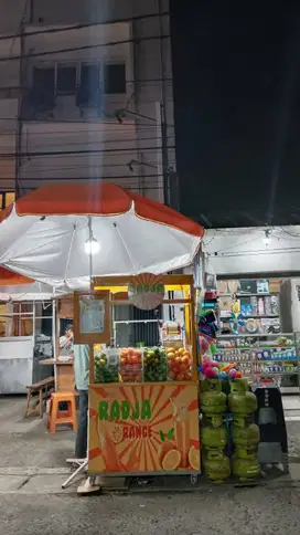 DICARI KARYAWAN JAGA STAND MAKANAN DAN MINUMAN
