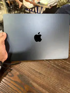 Macbook air M2 8/512 gb 15 INCH