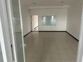 ruko di jalan utama karapitan , siap pakai disewakan