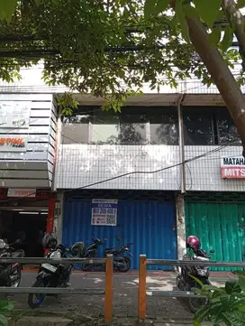 disewakan ruko lebar 6 KEDUNGDORO nol jalan raya 0