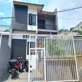 Dijual rumah siap huni 2 lantai di jatihandap bisa KPR dkt pusat kota