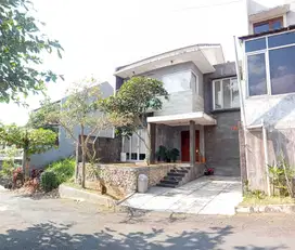 Rumah Komplek Mustika Regency Ada Taman Jarang Ada SHM 2 Lantai